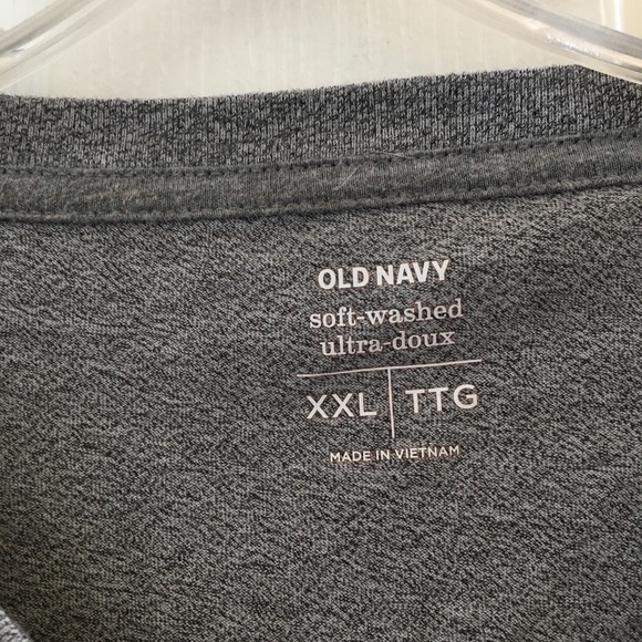 FINAL MARKDOWN LADIES old navy tee xxl - Picture 4 of 4